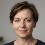 Портрет Марины Соколовой, эксперта по подбору автотоваров для кемпинга и путешествий в АвтоМаг Кемпинг